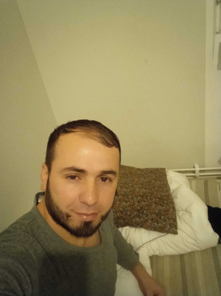  47879029  , 40 ,    