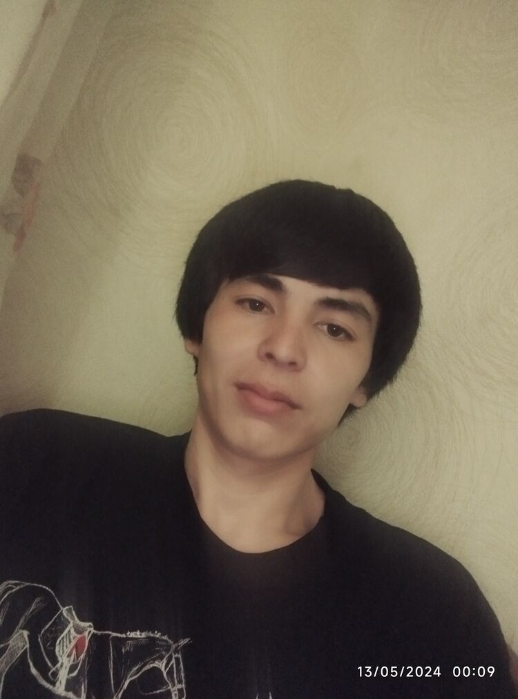  ,   Anvar, 24 ,     