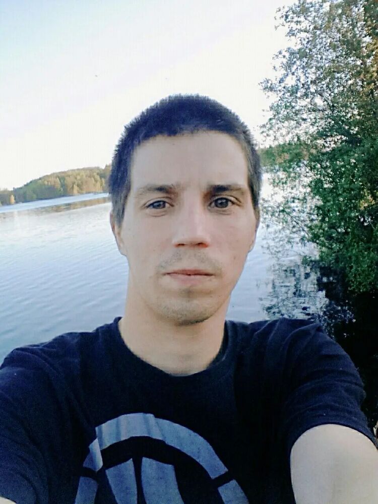  32478349  Grigory, 31 ,    