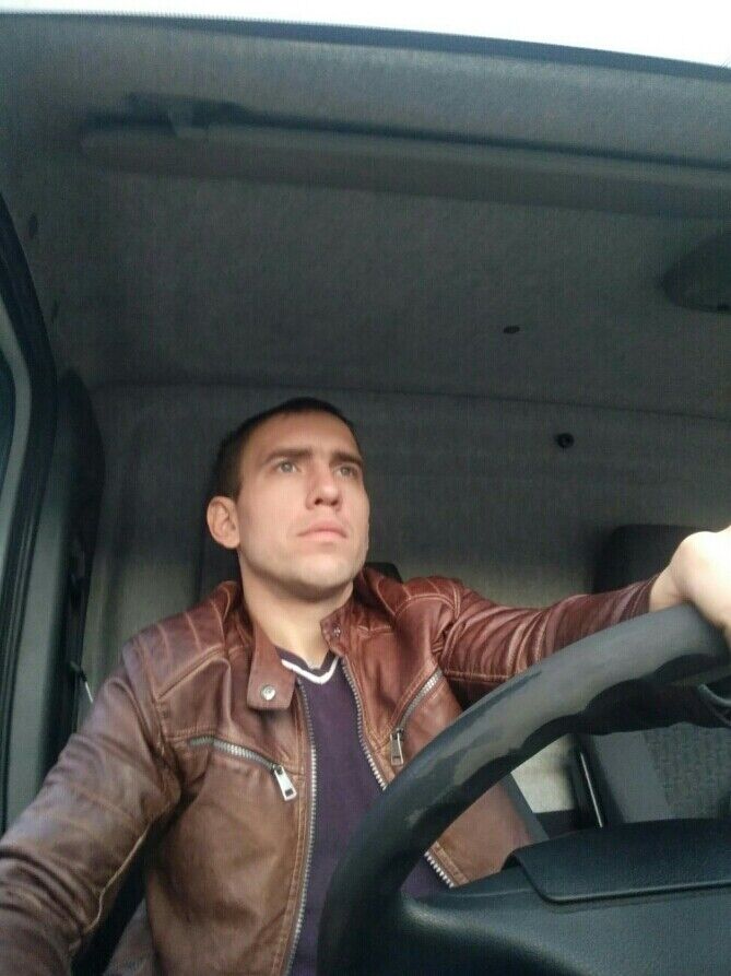  22472349  Dima, 37 ,    