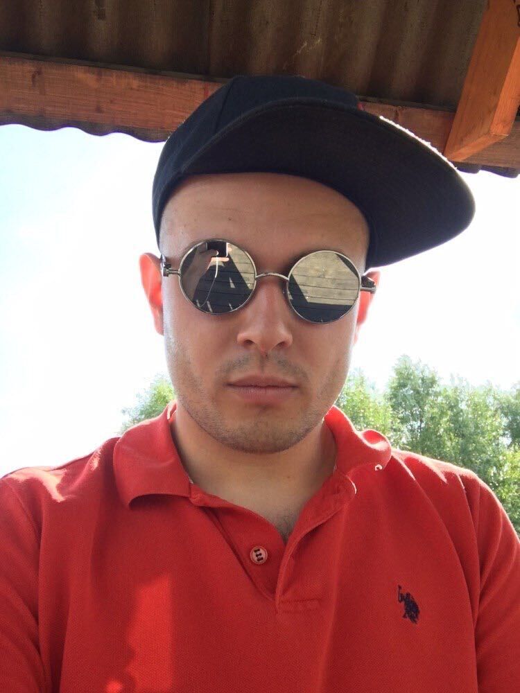  34746349  Denis, 25 ,    