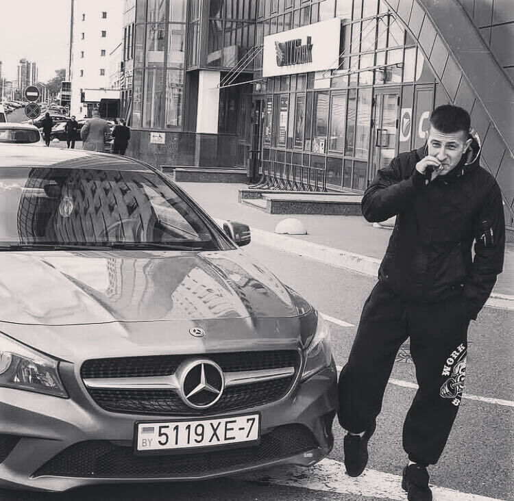  48458849  Artur, 23 ,    