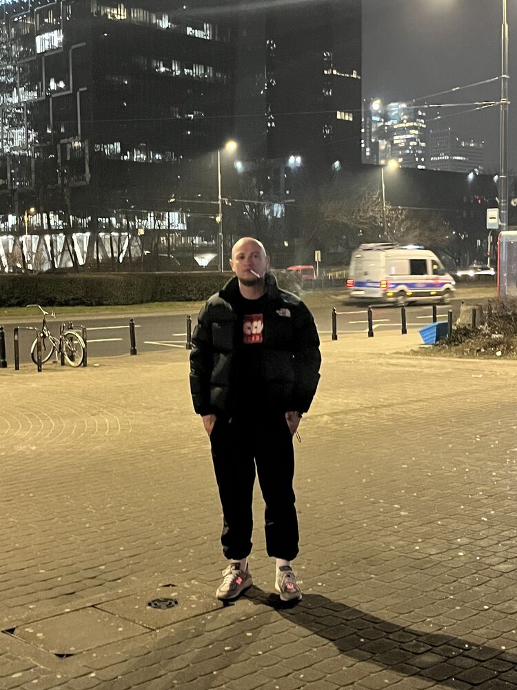  51960349  Pavel, 29 ,    