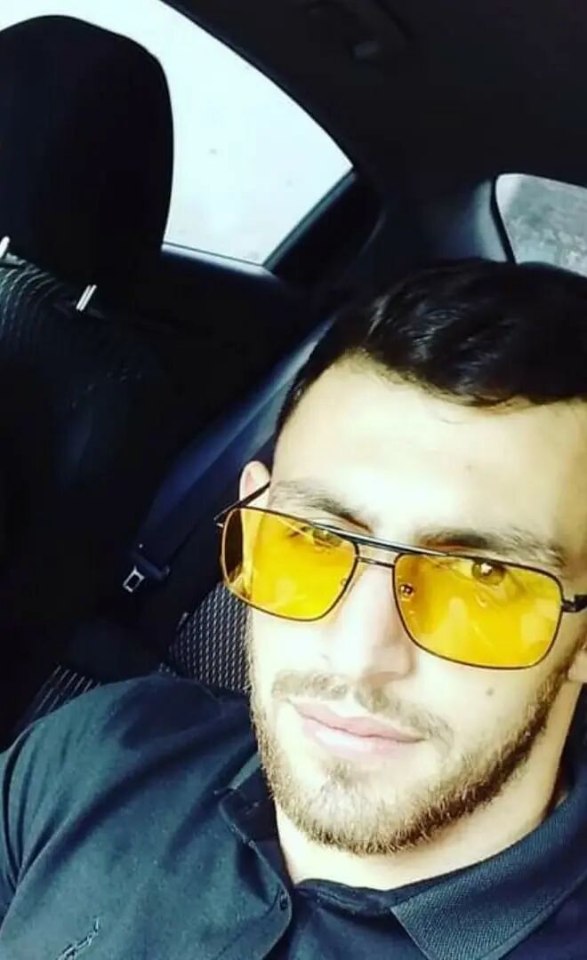  40027929  Grigor, 30 ,    