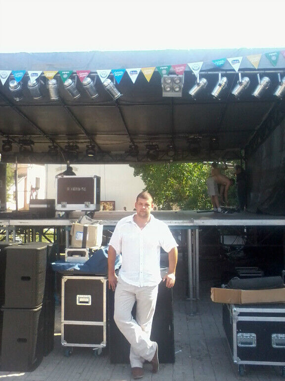  45257109  Jon, 45 ,    