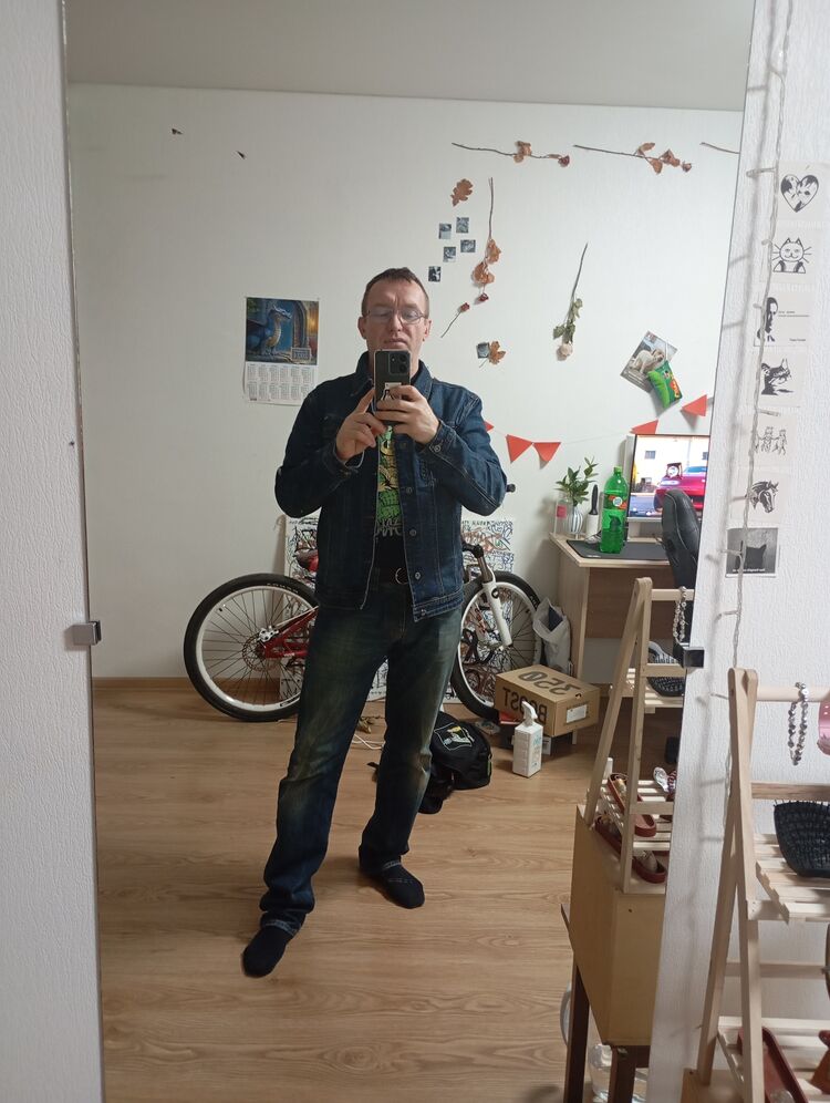  47160589  , 51 ,    