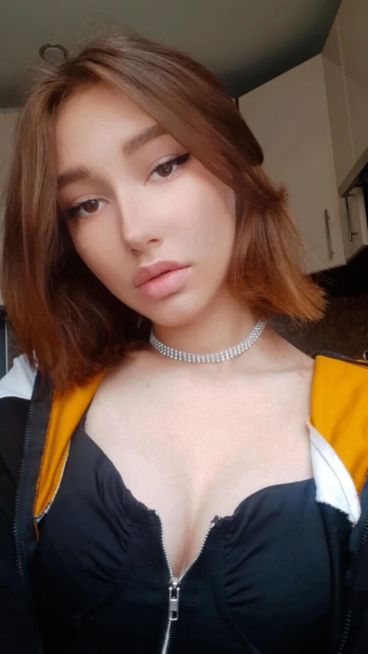  26912589  Victoria, 23 ,    