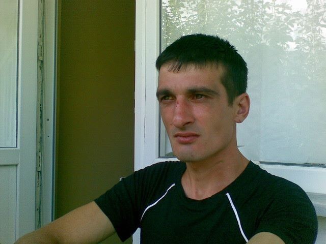  17323419  Mindia, 47 ,    