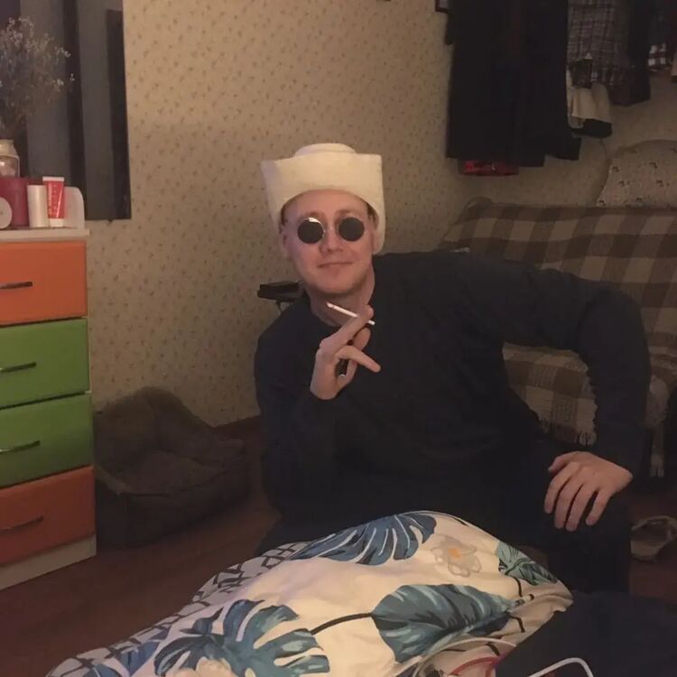  31589399  Pavel, 27 ,    
