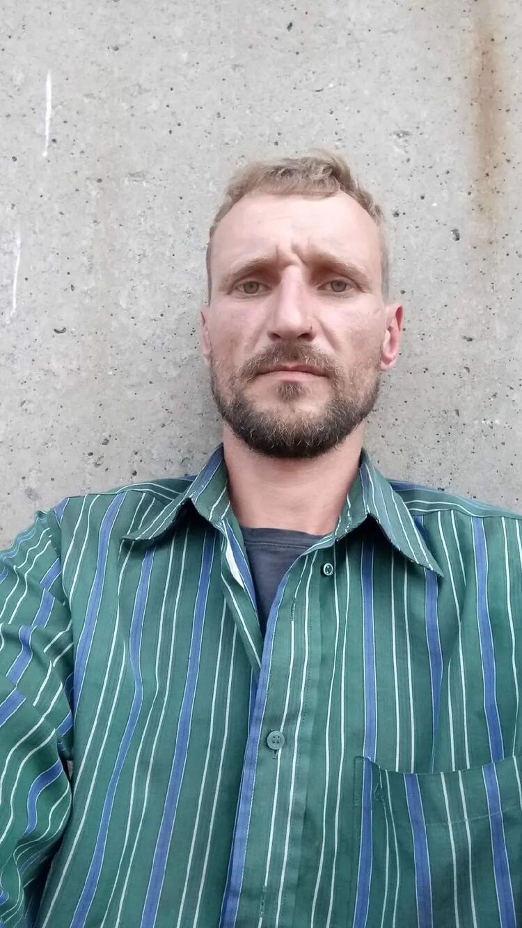  30908489  Andrei, 43 ,    