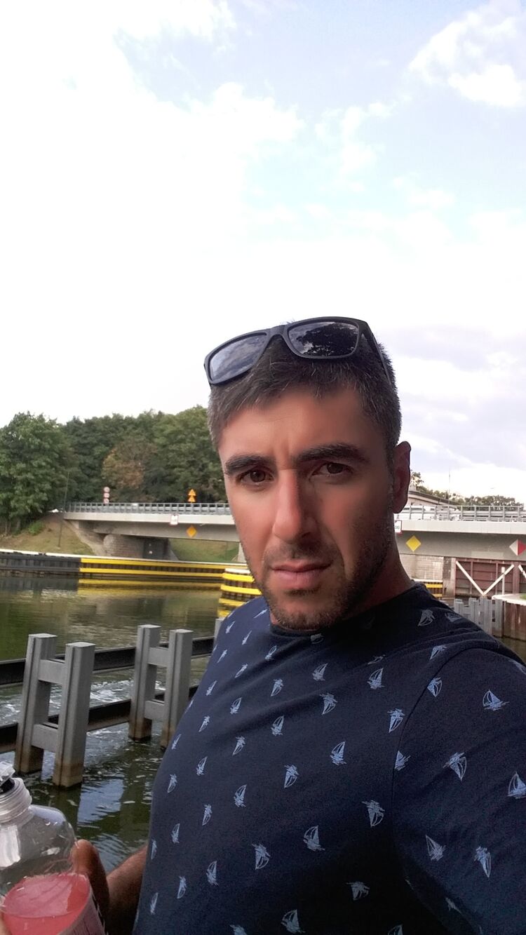  29464789  Valeri, 38 ,    Gilowice