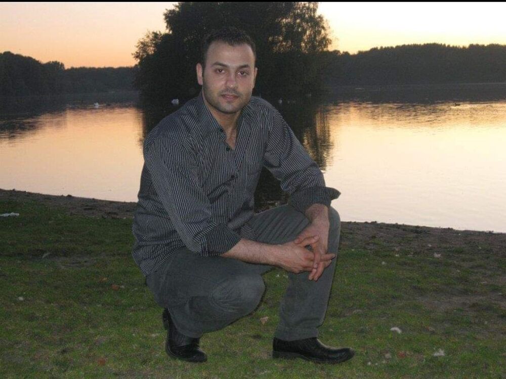  15389299  Hakan, 38 ,    -