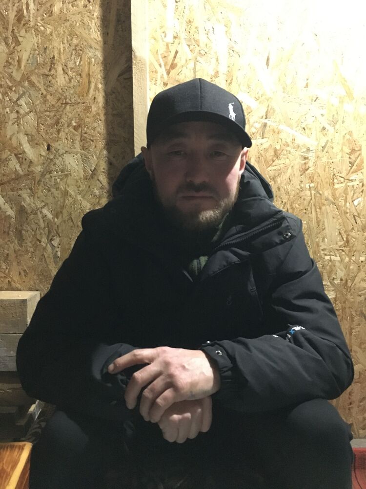  40300159  , 37 ,    