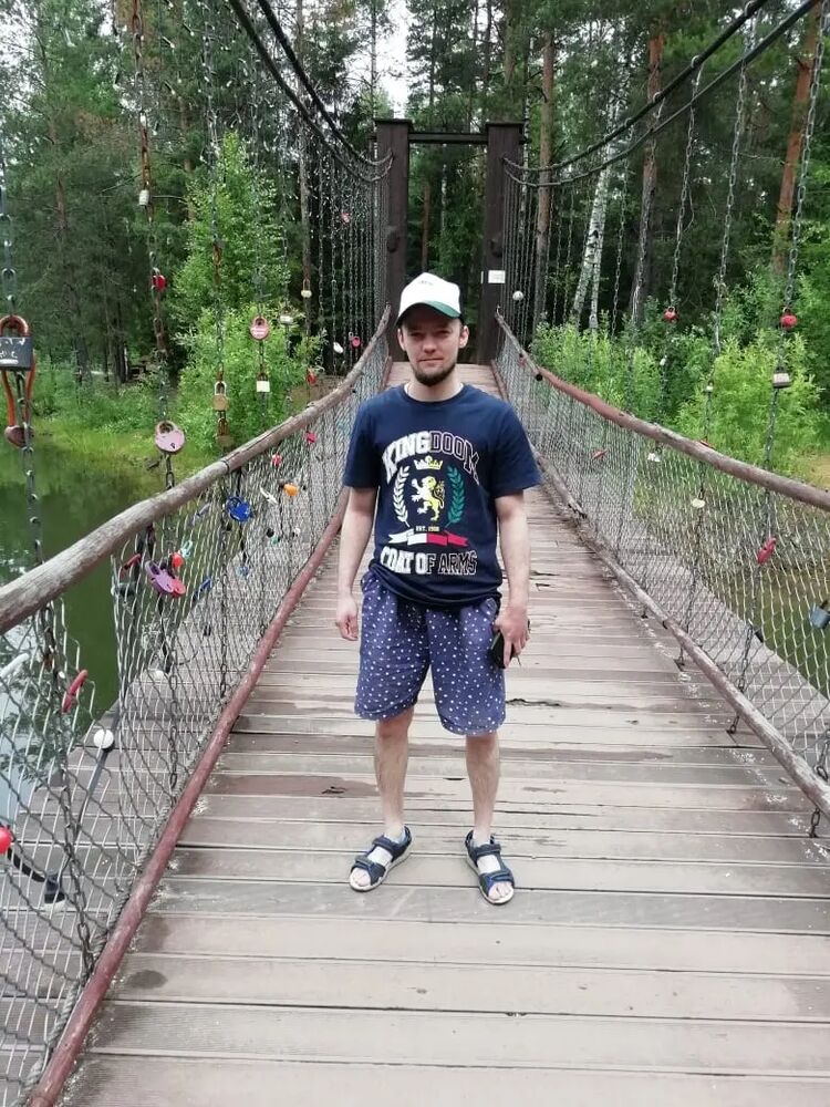  ,   Artur, 27 ,   ,   , c 