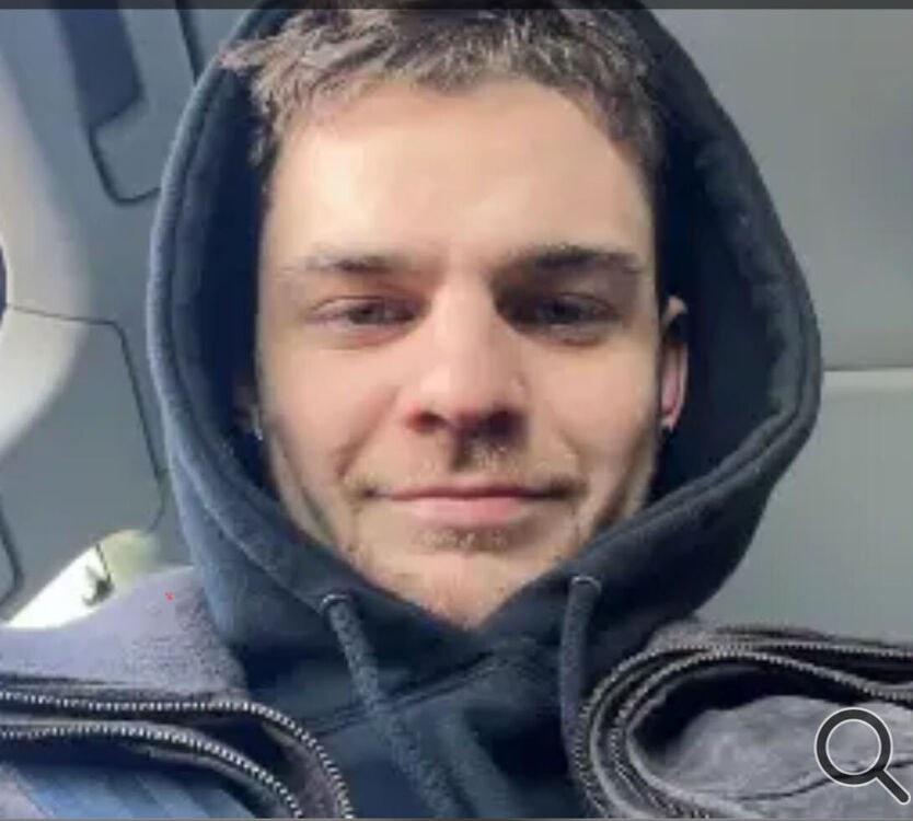  53562859  Pavel, 47 ,    