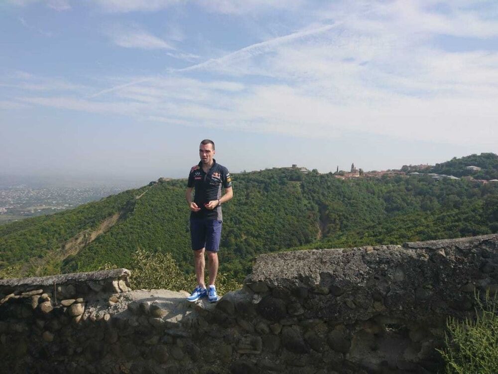  ,   Georgy, 31 ,   ,   , c 