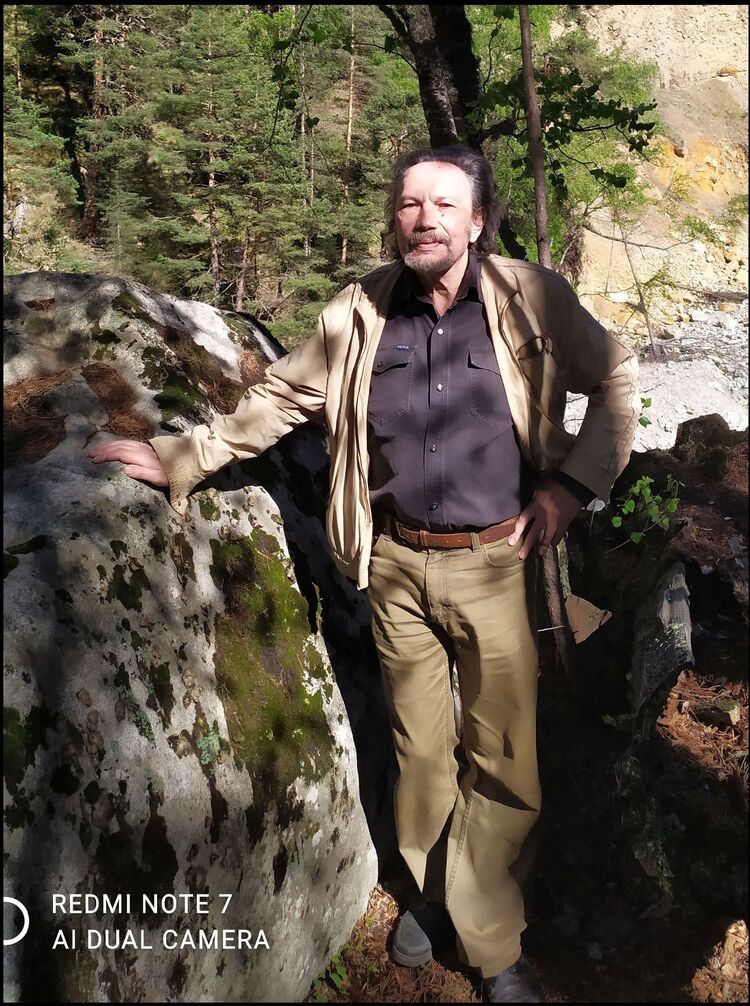  52471139  Alex, 69 ,    