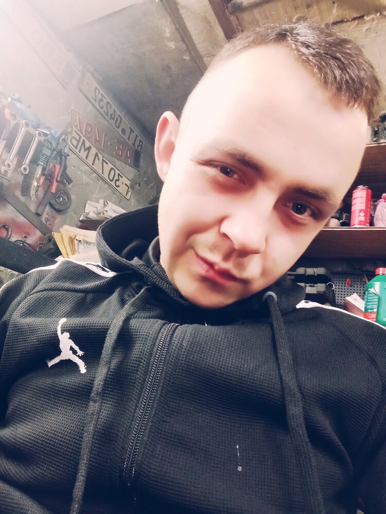  54405779  Evgenij, 29 ,    