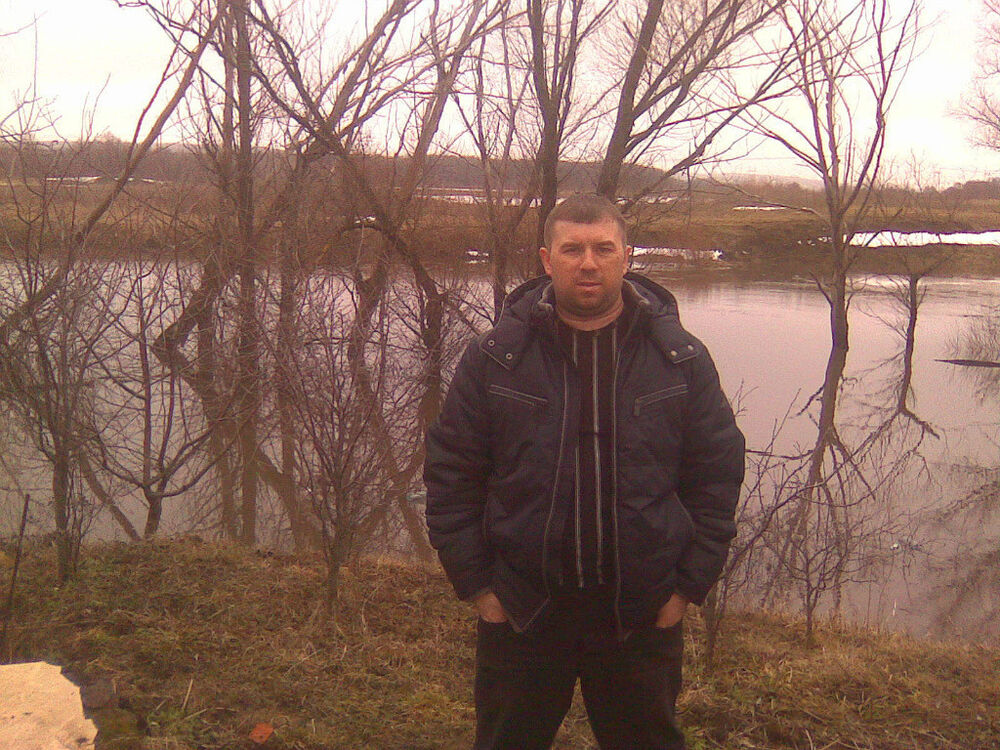  9095649  Sergei, 46 ,    
