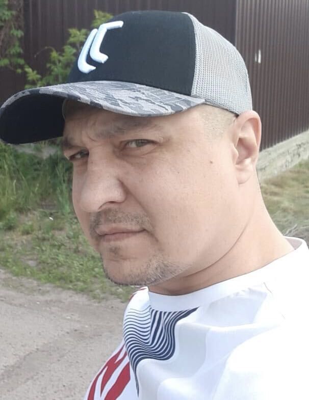  36627149  Anton, 40 ,    