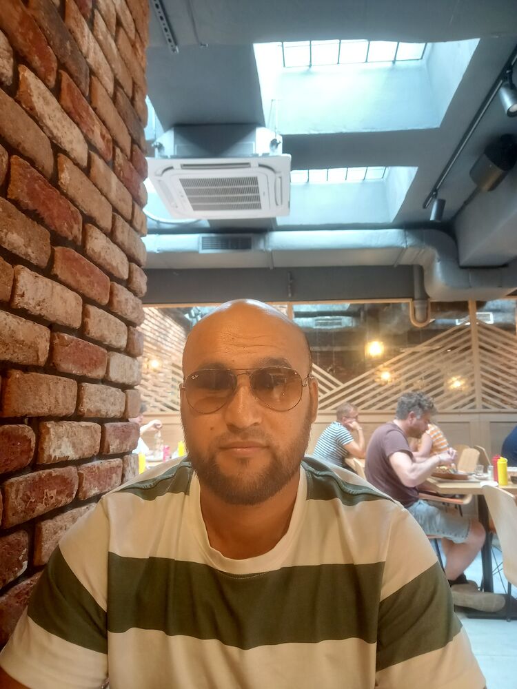  44368339  Alibek, 33 ,    