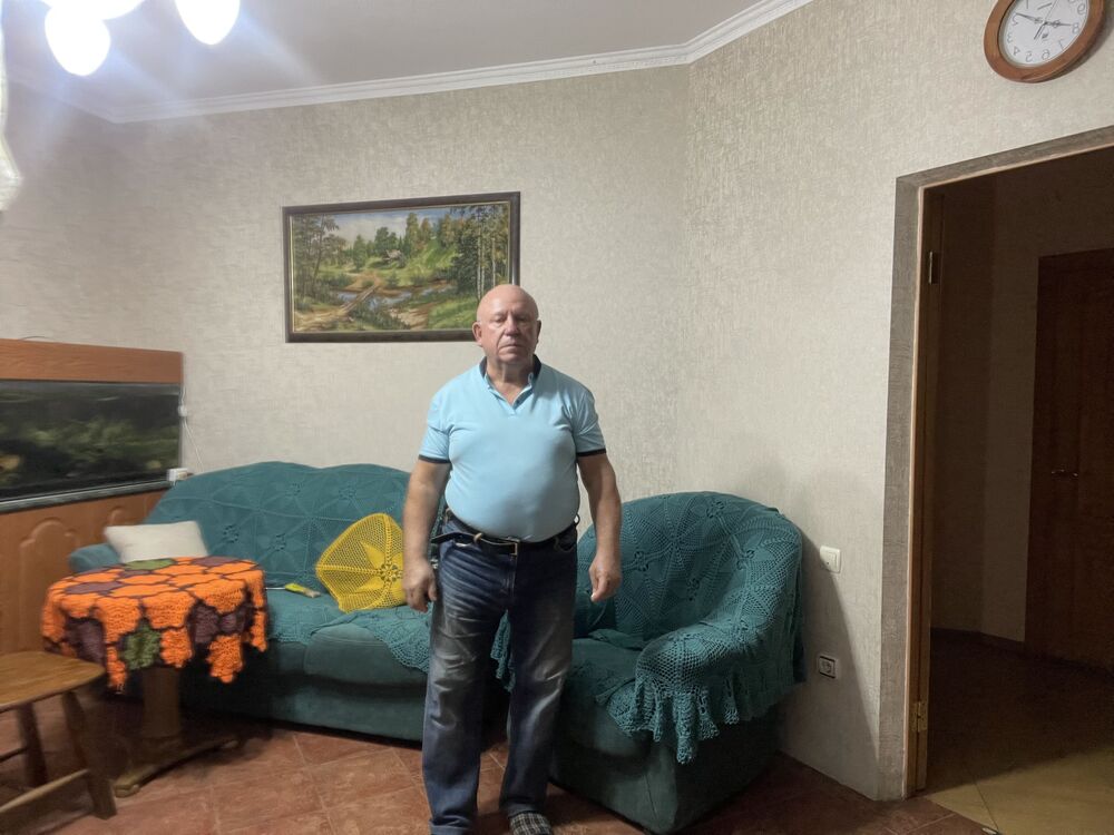  ,   Nikolay, 72 ,   c 