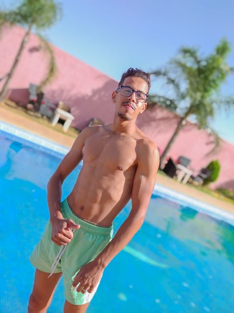  37147189  Salah, 26 ,    