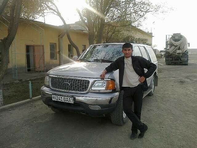  ,   Akbar, 34 ,  