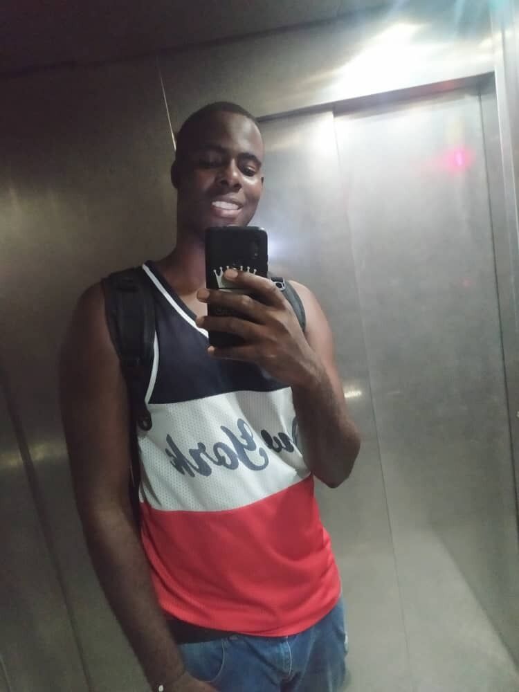  43452989  Adrian, 33 ,    