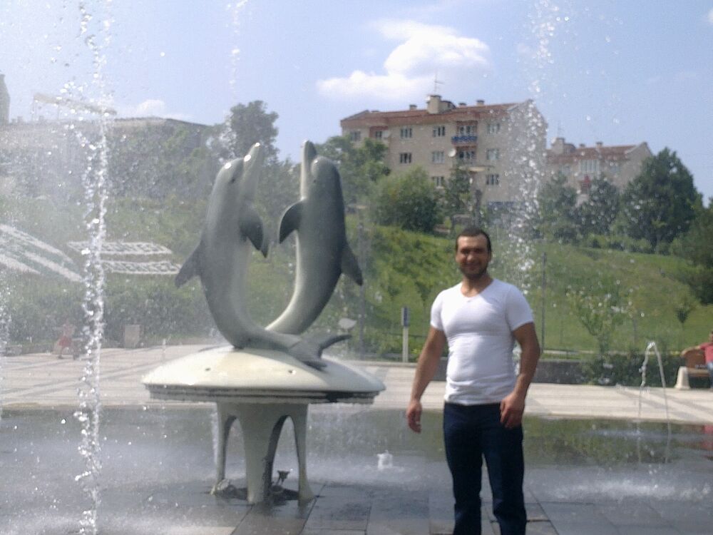  38956749  Ali Murat, 44 ,    