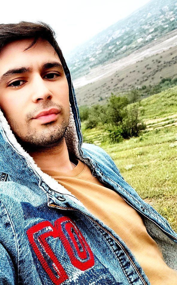  ,   Artur, 30 ,     , c 