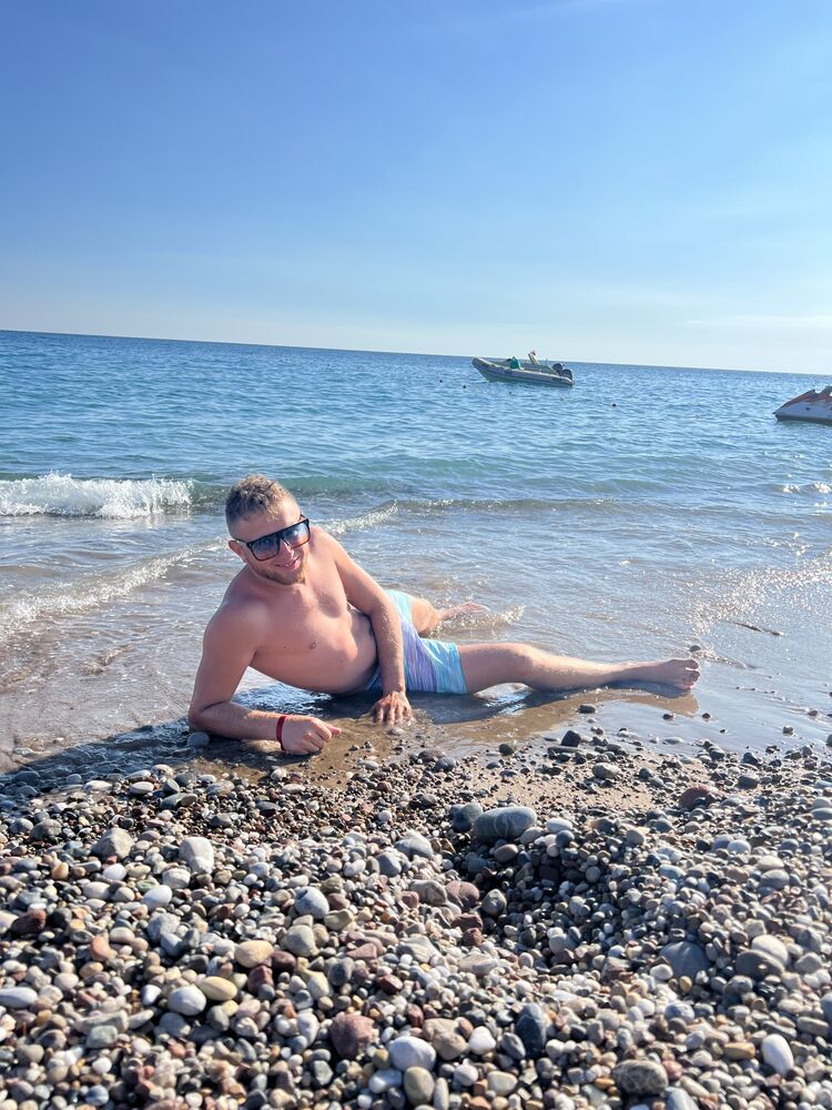  54652139  Chiril, 30 ,    