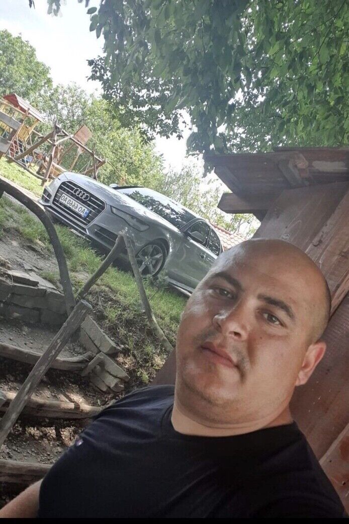  21401589  Ivan, 40 ,    