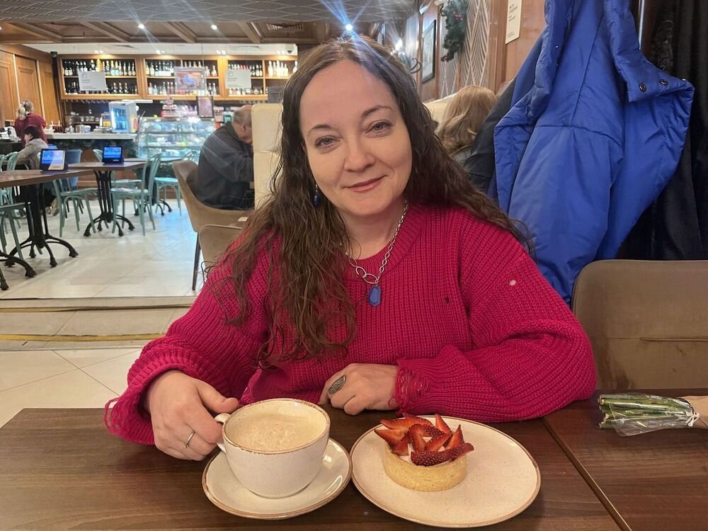  50118329  Anett, 42 ,    