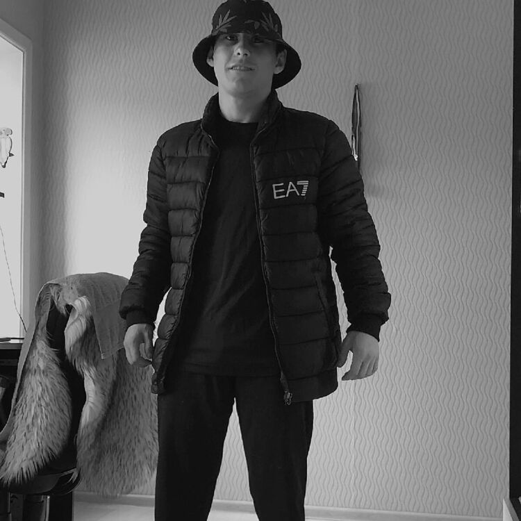  36539749  Molodoy vor, 20 ,    