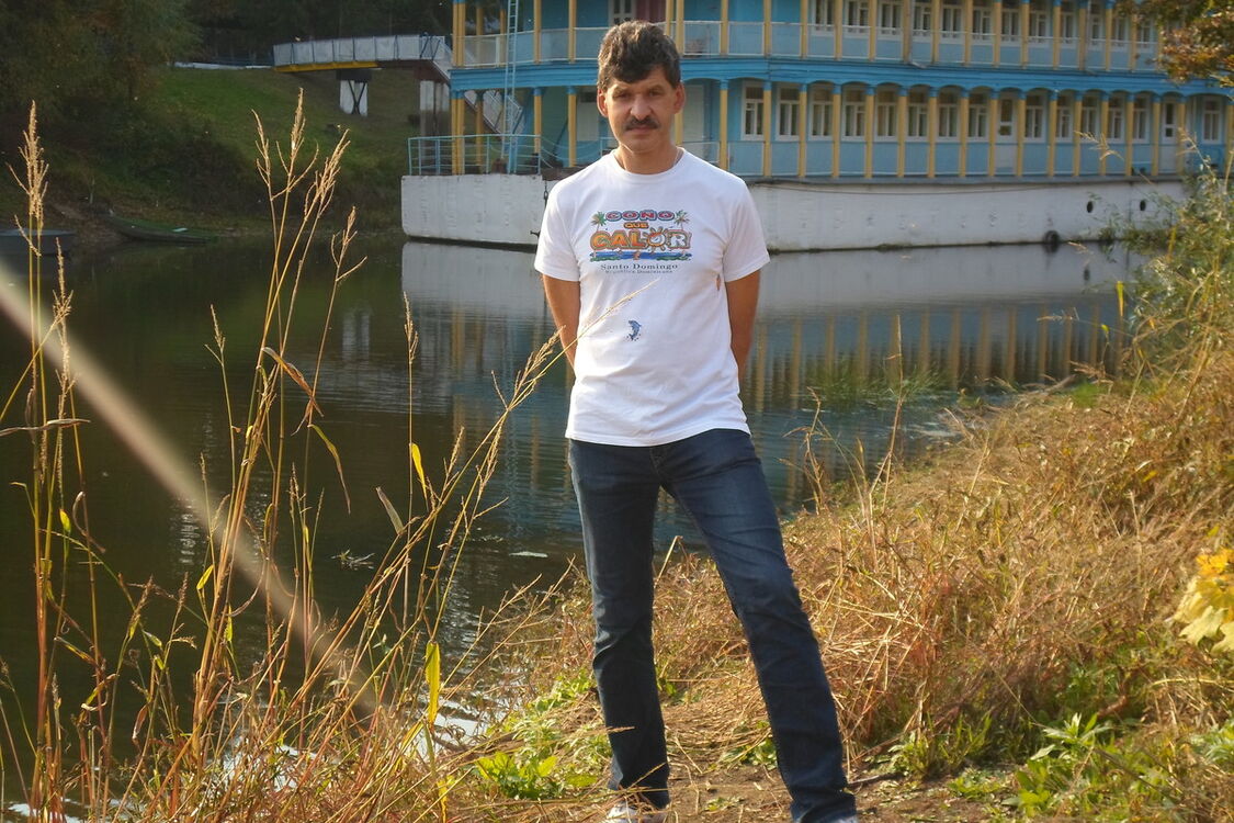  8649209  OLEG, 59 ,    