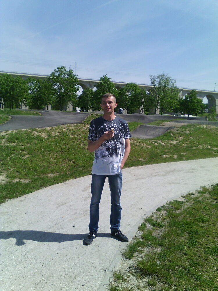 16442279  Sergey, 46 ,    