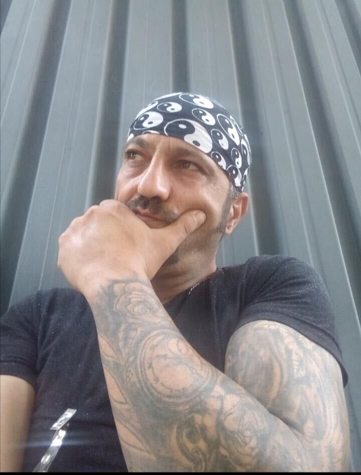  36724019  Gokcan, 42 ,    