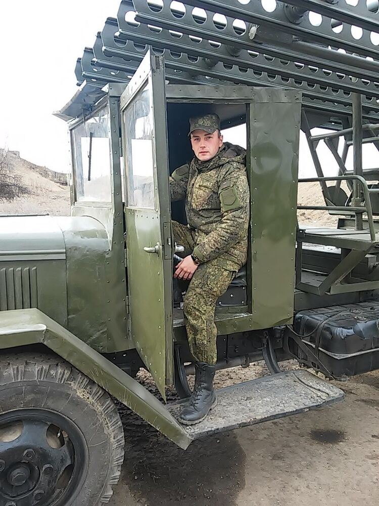  9222349  Dmitrii, 35 ,    