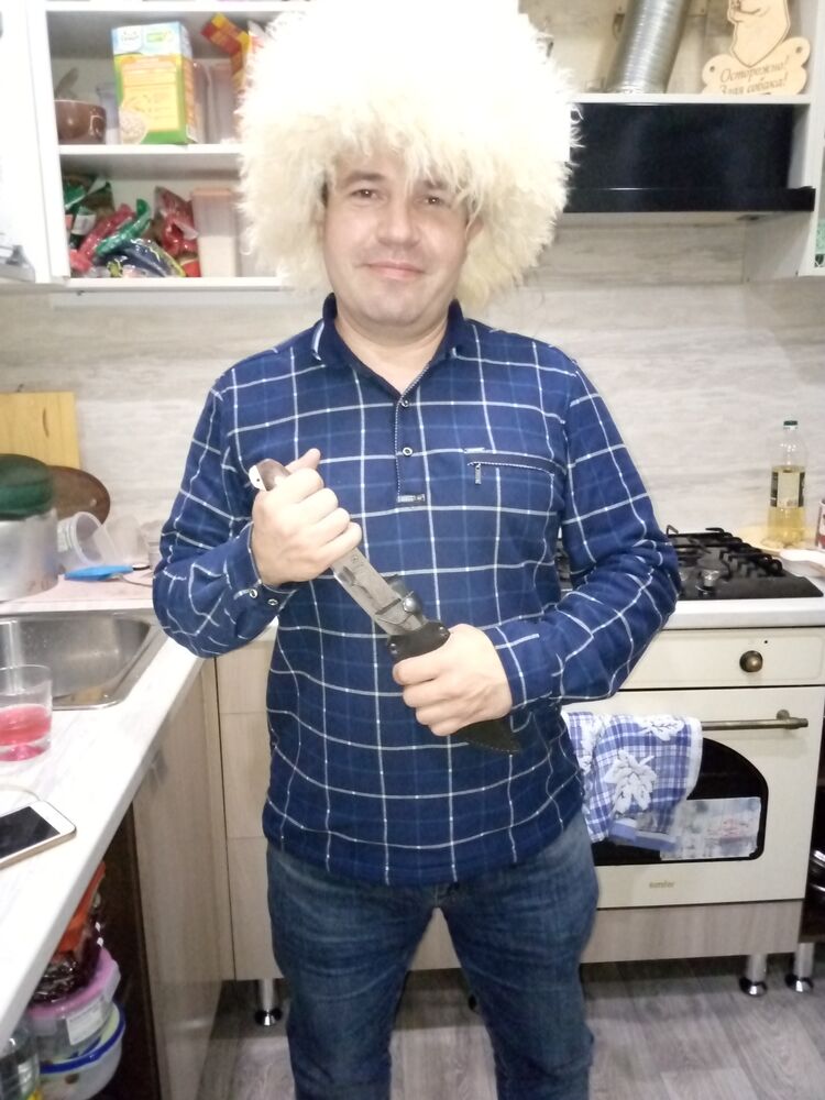  ,   Viktor, 43 ,   ,   , c , 