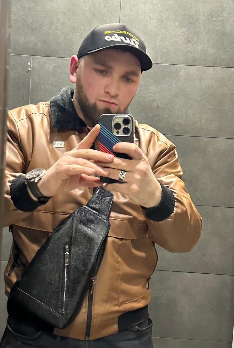  47982469  , 32 ,    