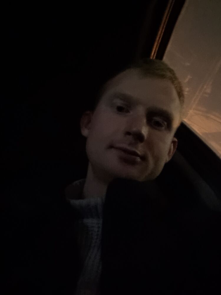  ,   Viktor, 27 ,   ,   