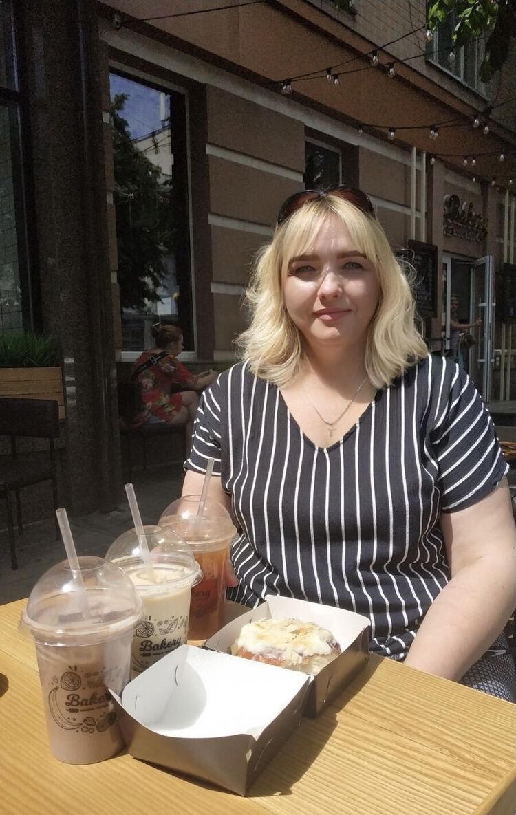  ,   Lena, 47 ,   c 
