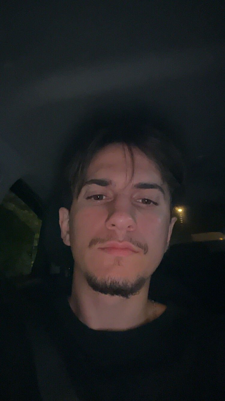  53900489  Emir, 23 ,    