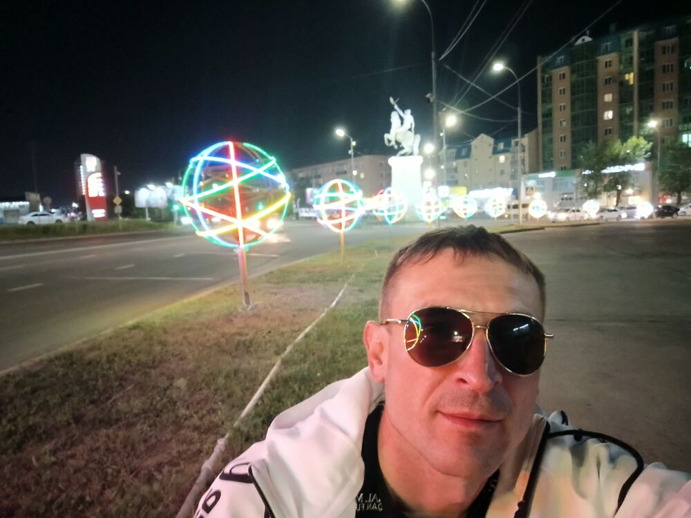  53472239  Denis, 36 ,    