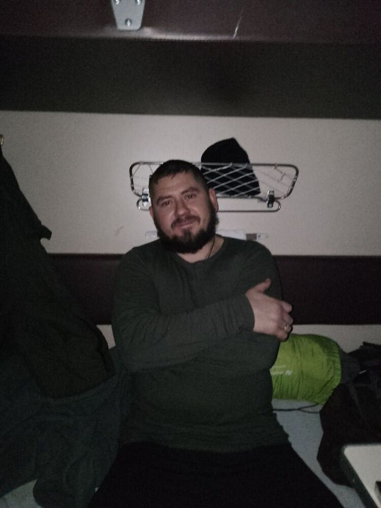  54675389  Albert, 38 ,    