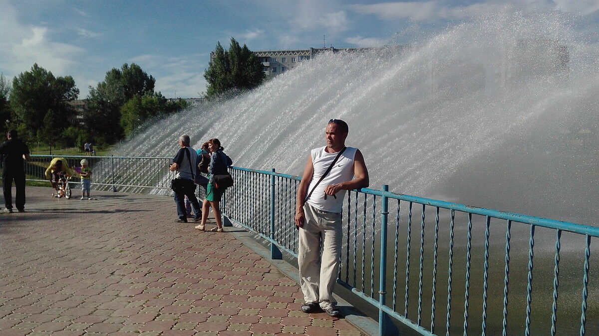  ,   Den, 46 ,   