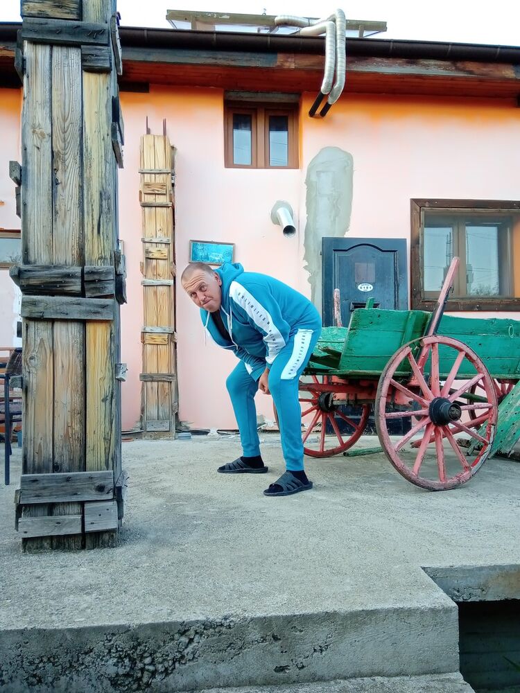  17711539  Dimitar, 53 ,    
