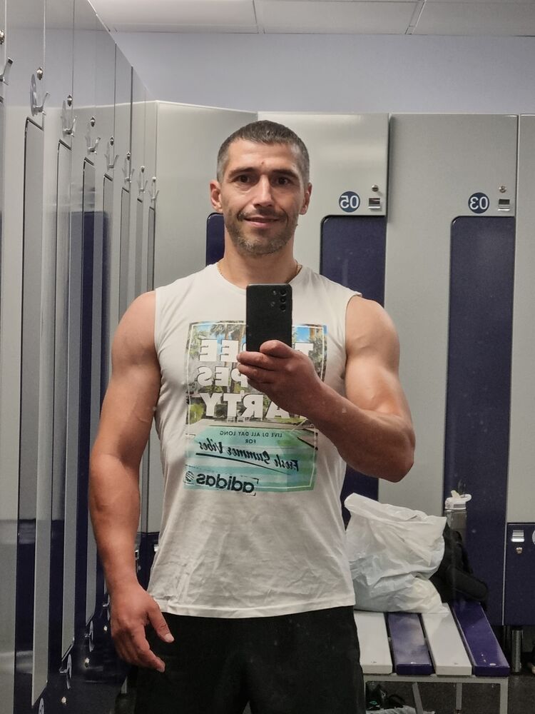  ,   Ruslan, 37 ,   ,   