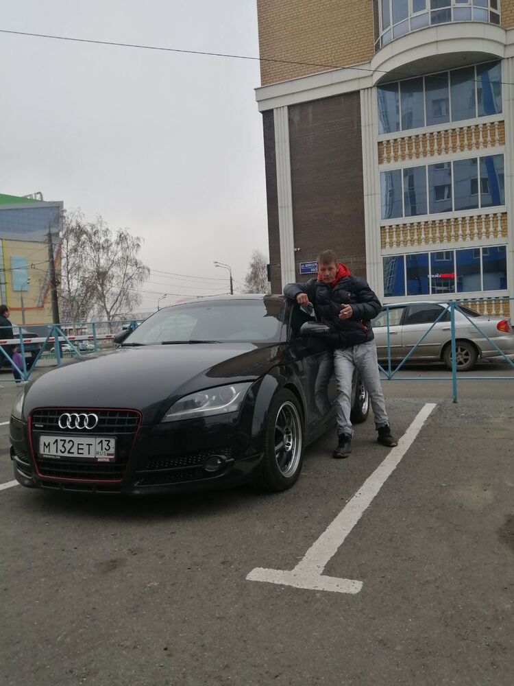  24284419  Vlad, 49 ,    